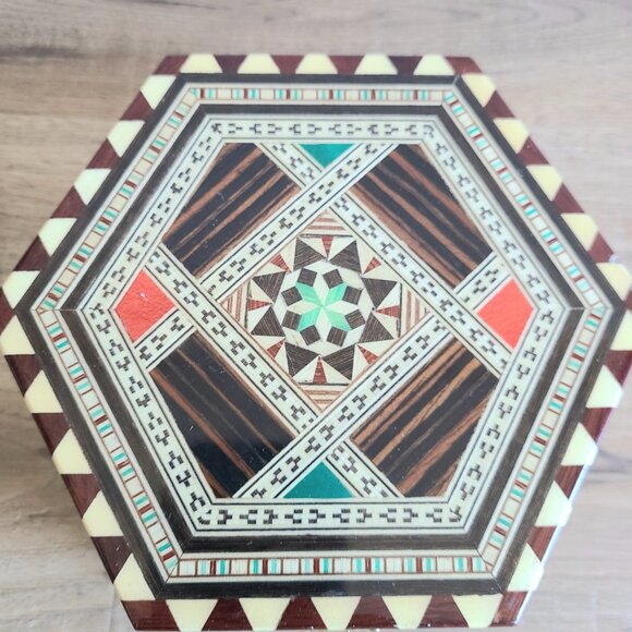 Laguna Spanish mosaic Marquetry wooden inlaid hexagon jewelry box with mirror. - Picture 3 of 7